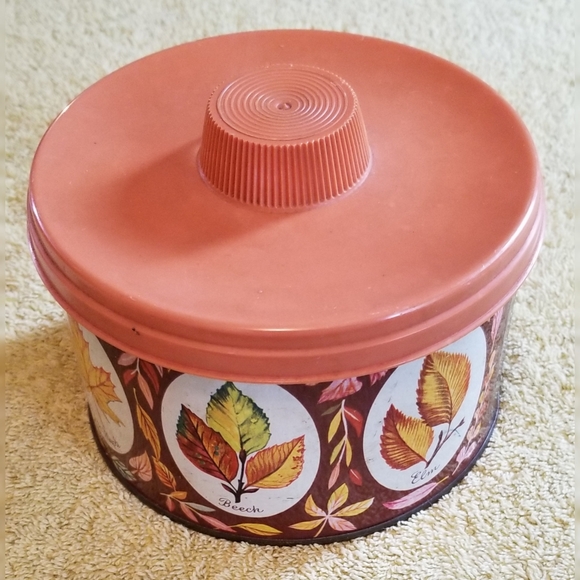 Mrs. Leland's Old Fashioned Golden Butter Bits 1 Lb. Tin - Picture 3 of 5